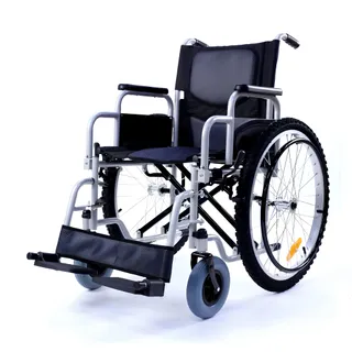 Silla de ruedas todoterreno manual de acero de alta resistencia y llantas inflables